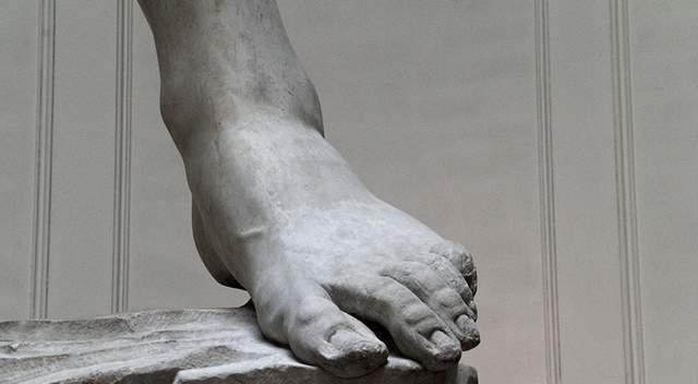 米开朗基罗|米开朗创作出大卫雕像时才29岁,而大卫早已经40几岁,比他还要老