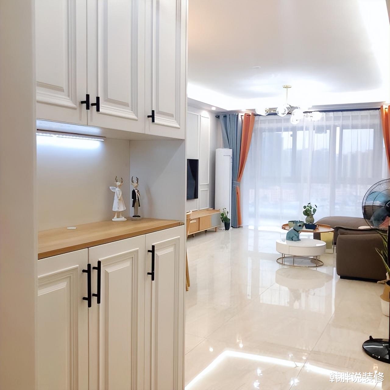 她把新房晒到网上,装修效果很简洁,却因衣柜里面装厕所“火”了