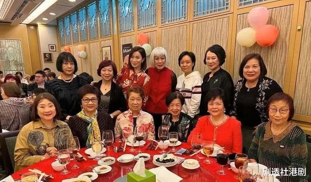 佘诗曼|TVB视后为母贺寿筵开16席！寿星打扮时尚，多位圈中人到场祝贺