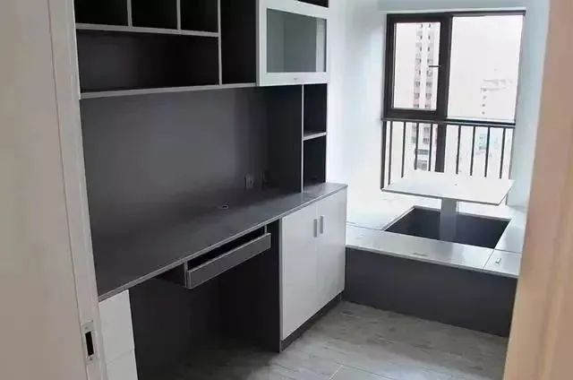 我家新房硬装完工了,头一次这么装电视墙,没想到都夸上档次!