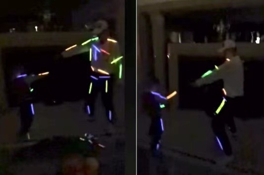 林丹|林丹和儿子豪宅内跳舞！全身贴满荧光棒太兴奋，妻子被网友催生二胎