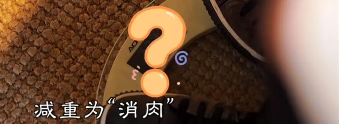 李亚鹏|50岁李亚鹏与友人一起“斗蛋”，吃五色饭，称发福还是消肉