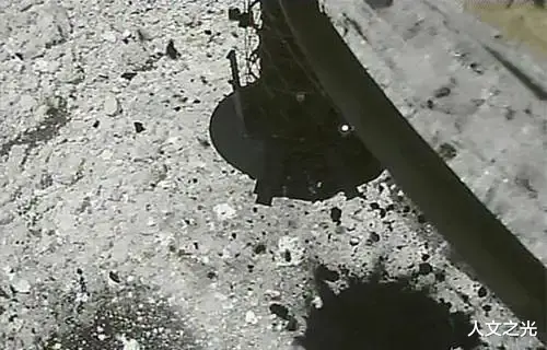 飞跃52亿公里登陆小行星采集外星物质,居然发现人造物