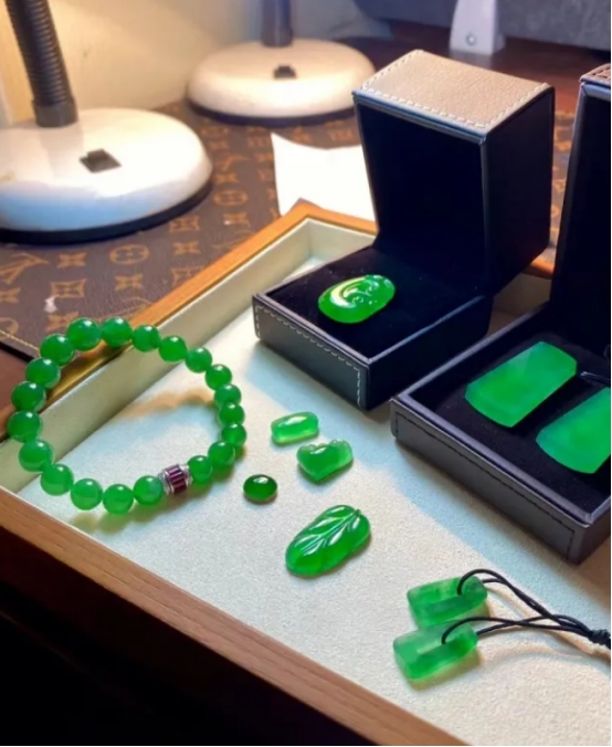 宋代|翠轩一品-小心掉进翡翠溢价回流的陷阱