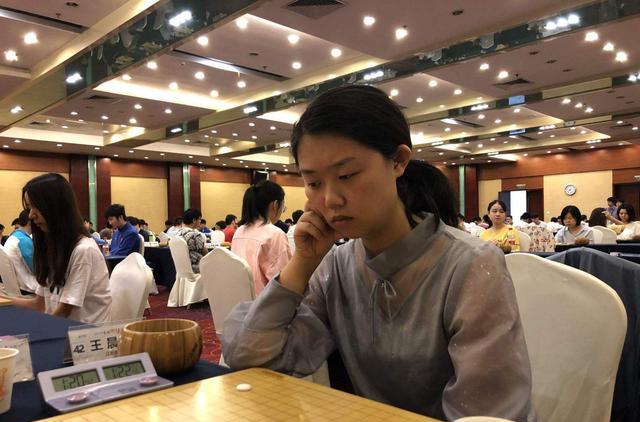 王晨星|瞠目结舌！王晨星走出年度失招，於之莹喜上心来？