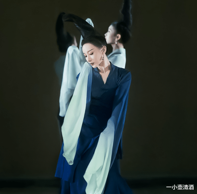 金·卡戴珊|央视评出的春晚C位：沈腾马丽，张小斐贾玲两对都“红”不过