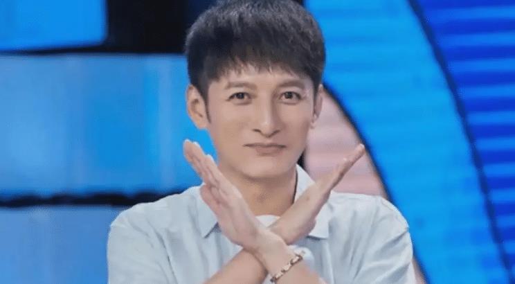 李维嘉|李维嘉跟芒果闹掰与蓝台番茄在洽谈，疑封杀原因被扒出