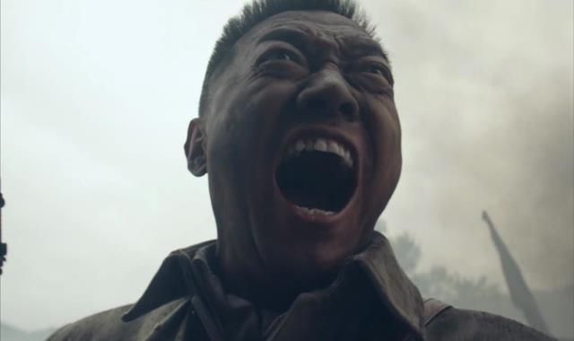 李沁|同样是喊“开炮”，旧版李云龙撕心裂肺，而新版李云龙是困了吗？