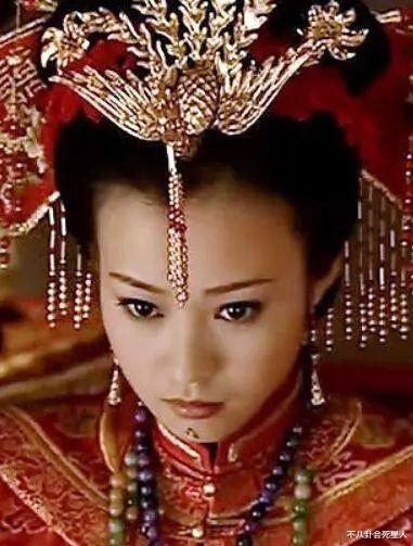 郝蕾|谁丑谁尴尬！当整容脸与天然脸一起演戏，差距一目了然