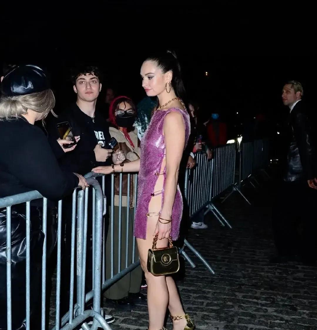 莉莉·詹姆斯|欧美著名小三莉莉詹姆斯