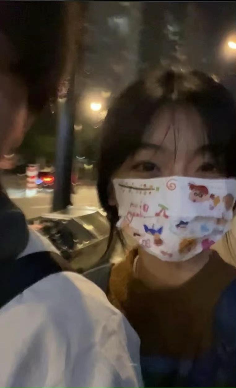 吴青峰|知名网红因官宣恋情登顶热度第一引争议，本尊发文回应：没买热搜