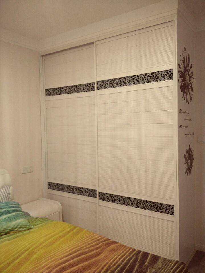 头一次见到餐厅还安卡座的,太时尚了!邻居都快把我家门给推烂了