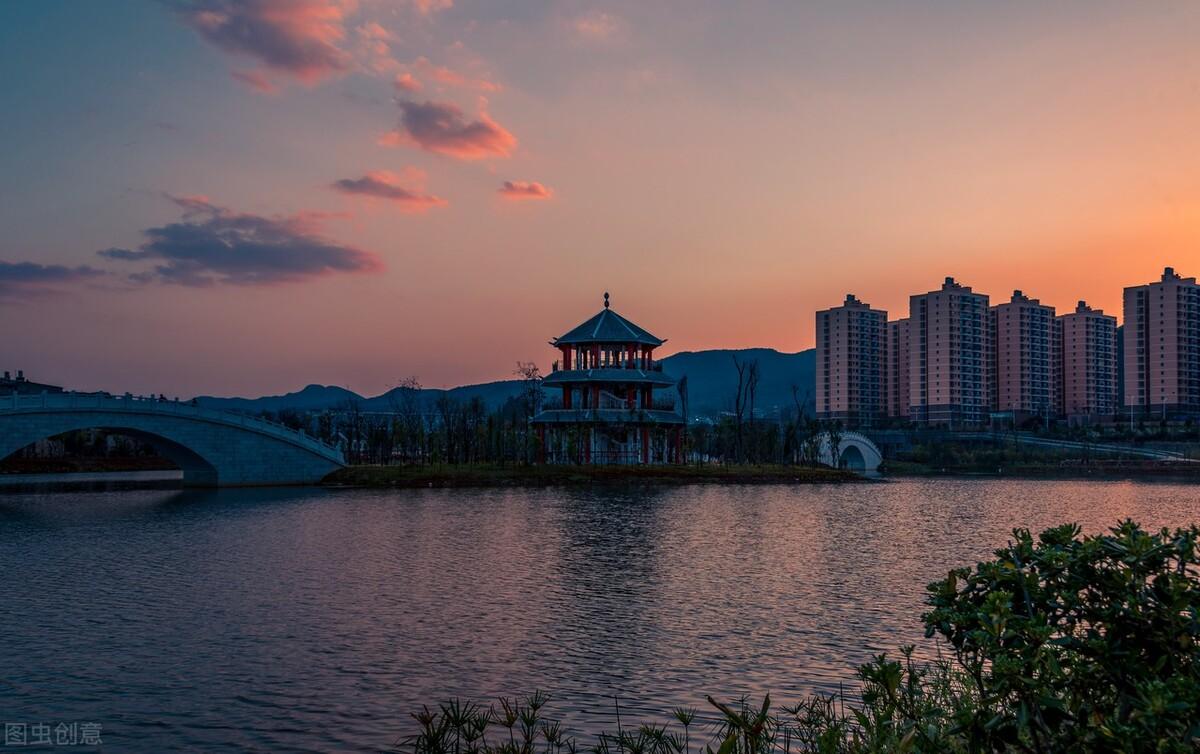滕州|郭进拴|雨中游滇池