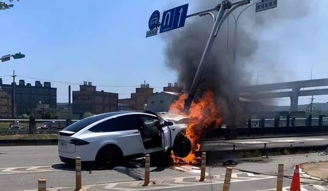 电动车与燃油车哪个更容易自燃?听完专家一说,后悔没早知道