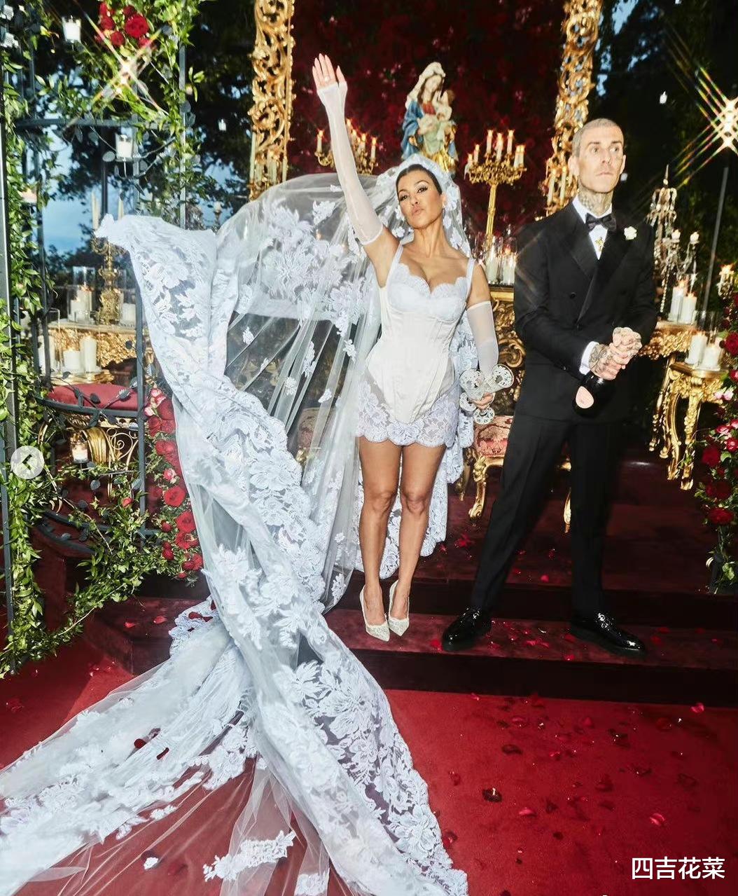 卡戴珊|卡戴珊参加姐姐婚礼，大女儿西北终于穿得不像拖把了