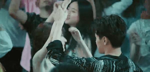 袁歌|《我们的当打之年》：开局狗血，人设内容悬浮烂俗