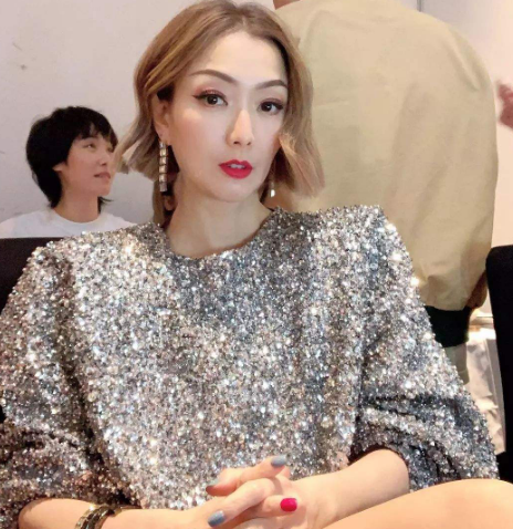 许志安|许志安：从“情歌王子”到身败名裂，他的故事远比想象中更恶劣