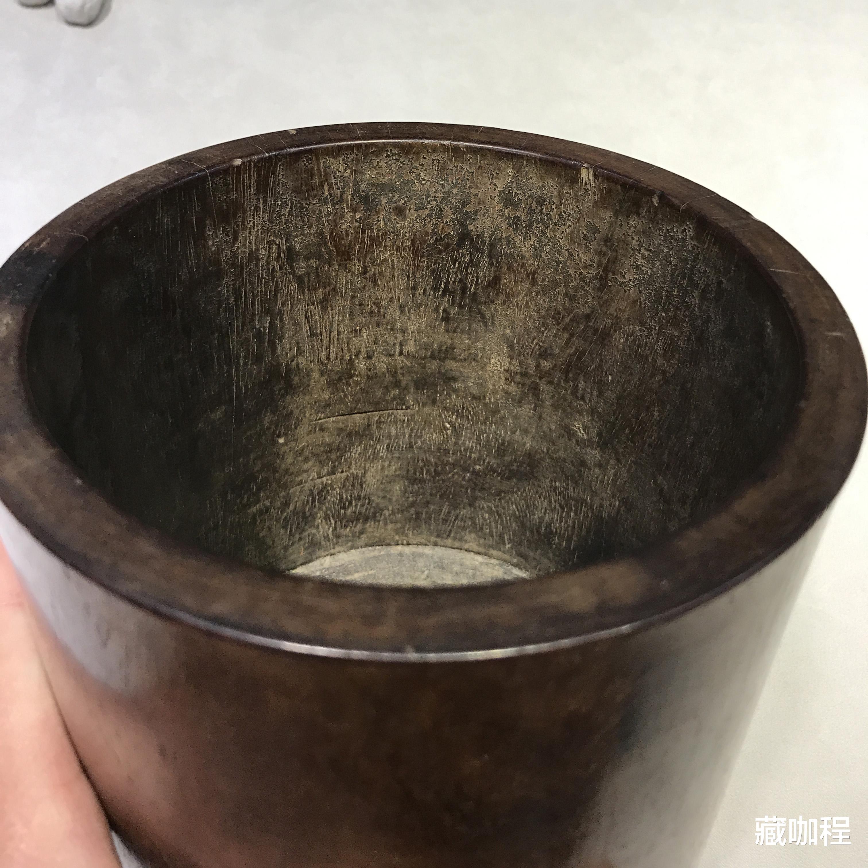 |直径十四、口底弦纹，黄花梨笔筒估价三五万元