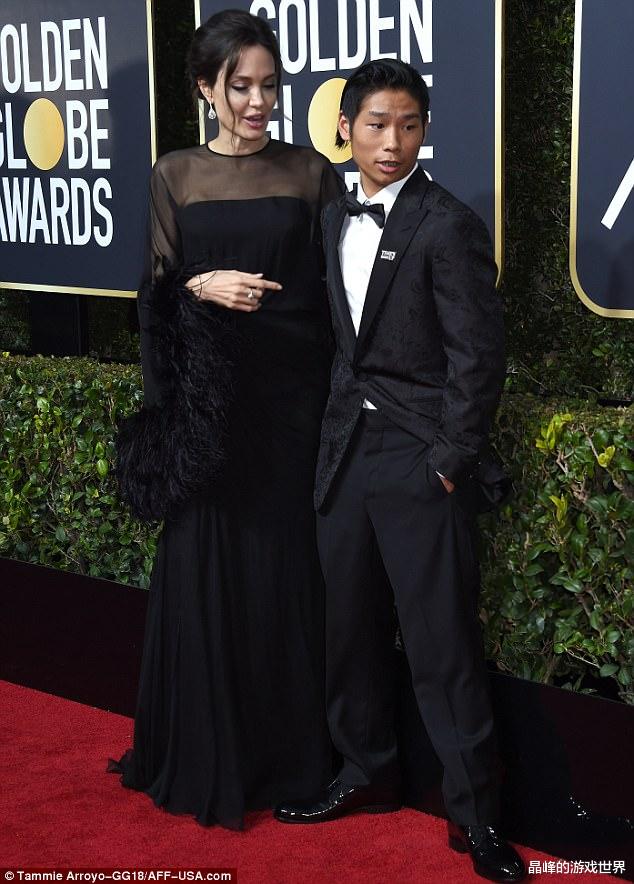 安吉丽娜·朱莉|安吉丽娜朱莉领养越南小男孩视如己出，18岁变身型男直接出道都OK