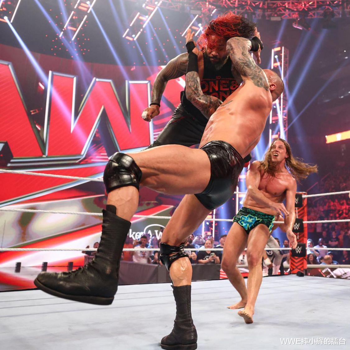 wwe|WWE最火的组合RK-BRO即将解散？兰迪不满意小弟偷走他的RKO！