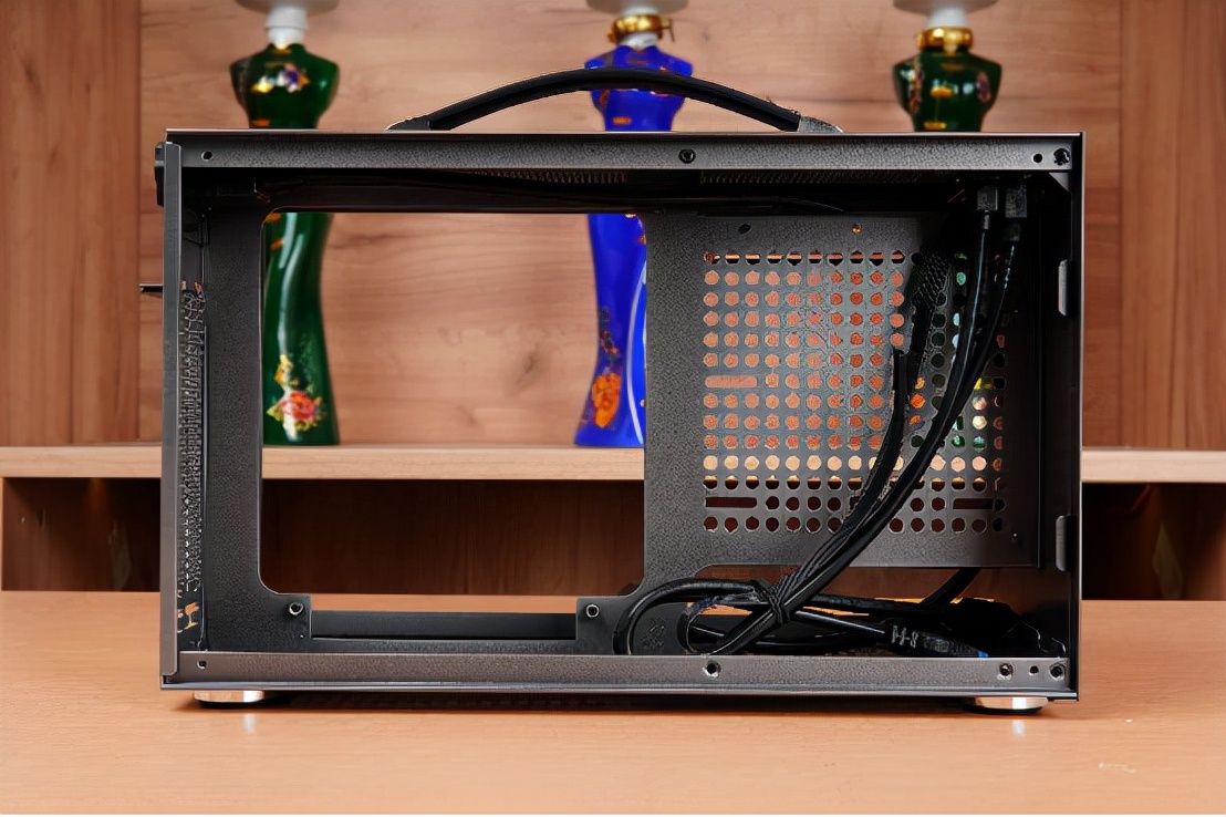 playstation5|超频三蜂鸟I100 PRO MESH,终于完美了?