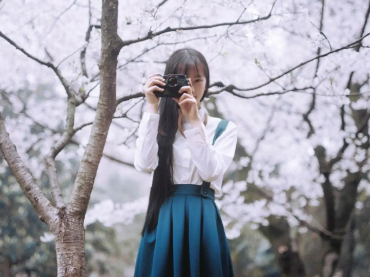 校花|想出名得豁出去演!曾pk大S被嘲的“武大校花”,今凭小姑子出圈