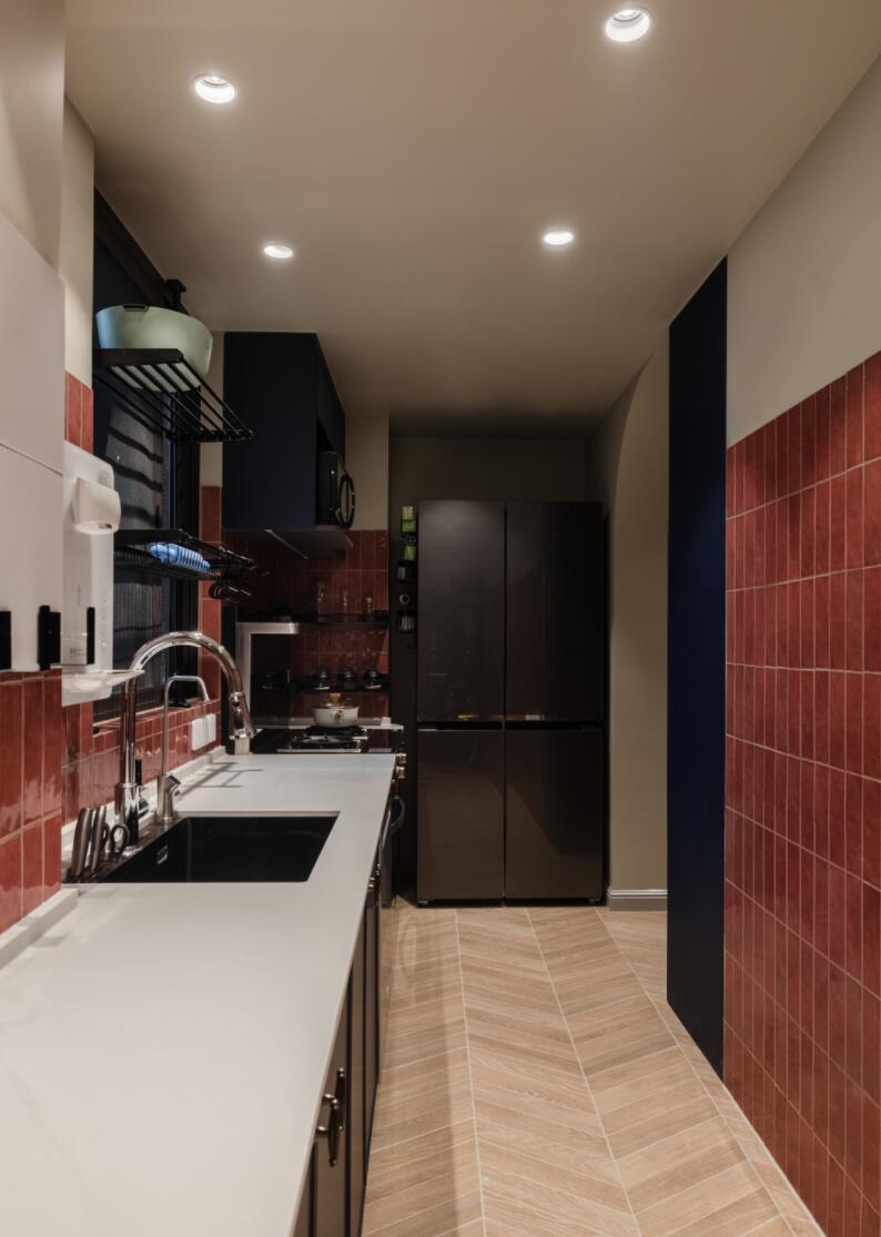 70㎡的新房,她将“电影”搬进家中,一人一宠,温暖又幸福