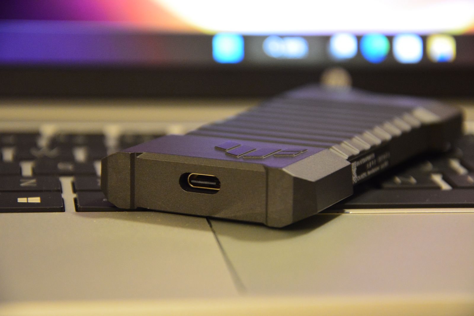 ssd|重装上阵！SSD有了铠甲当所向无敌，华硕TUF铠甲移动硬盘盒体验