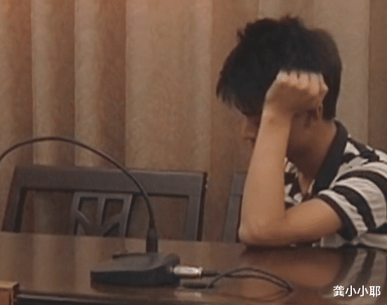 回顾:2016年男子街边拍下夫妻争执,发到网络引发热议后,收到法院传票