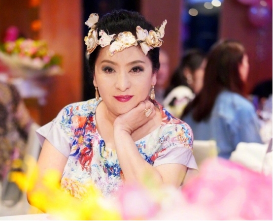 向太|向太掉粉近百万！内涵汪小菲床垫事件太不该，巩俐李连杰也被连累