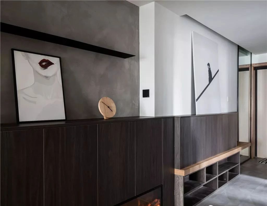 140㎡三房改四房，水泥灰+木色，展现“侘（chà）寂”之美