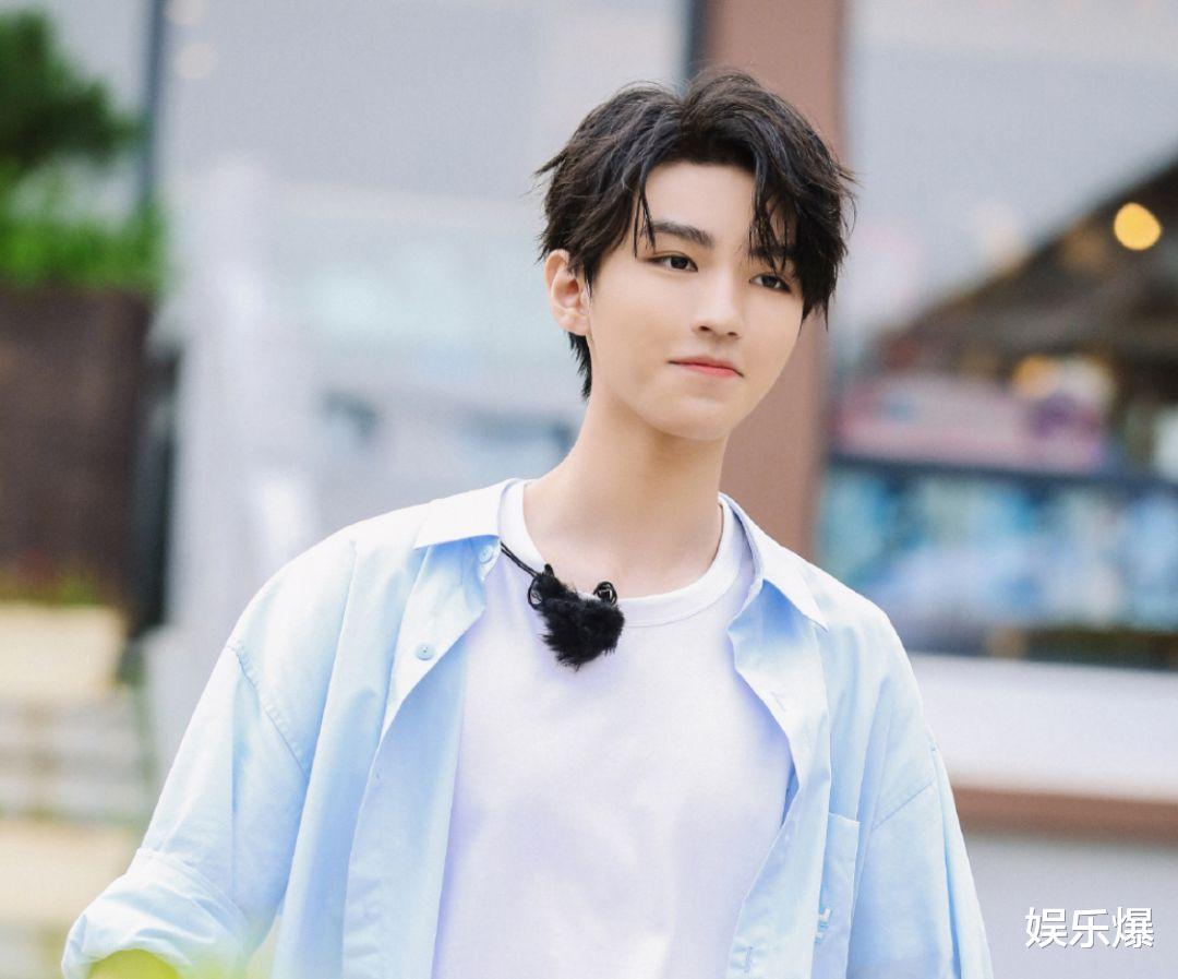 姐姐|春晚节目单来了!TFBOYS合体落空,赵丽颖首登春晚压轴