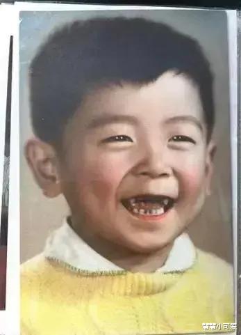 |万万没有想到,图一这个满嘴烂牙的小男孩,在未来竟然可以成为公认的大帅哥