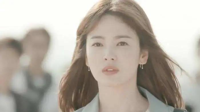 宋慧乔|父母离婚、15岁出道都没放弃,却因恋爱遍体鳞伤,宋慧乔还是输了