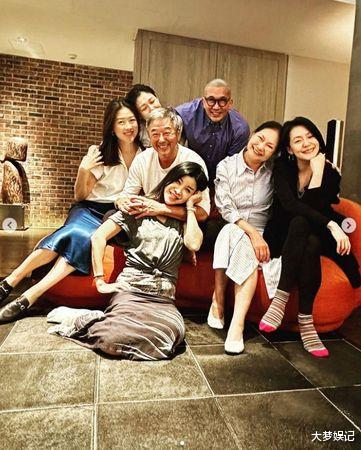 王伟忠|大S带具俊晔见恩师王伟忠！ “S妈首同框女婿”2张合照藏放闪细节