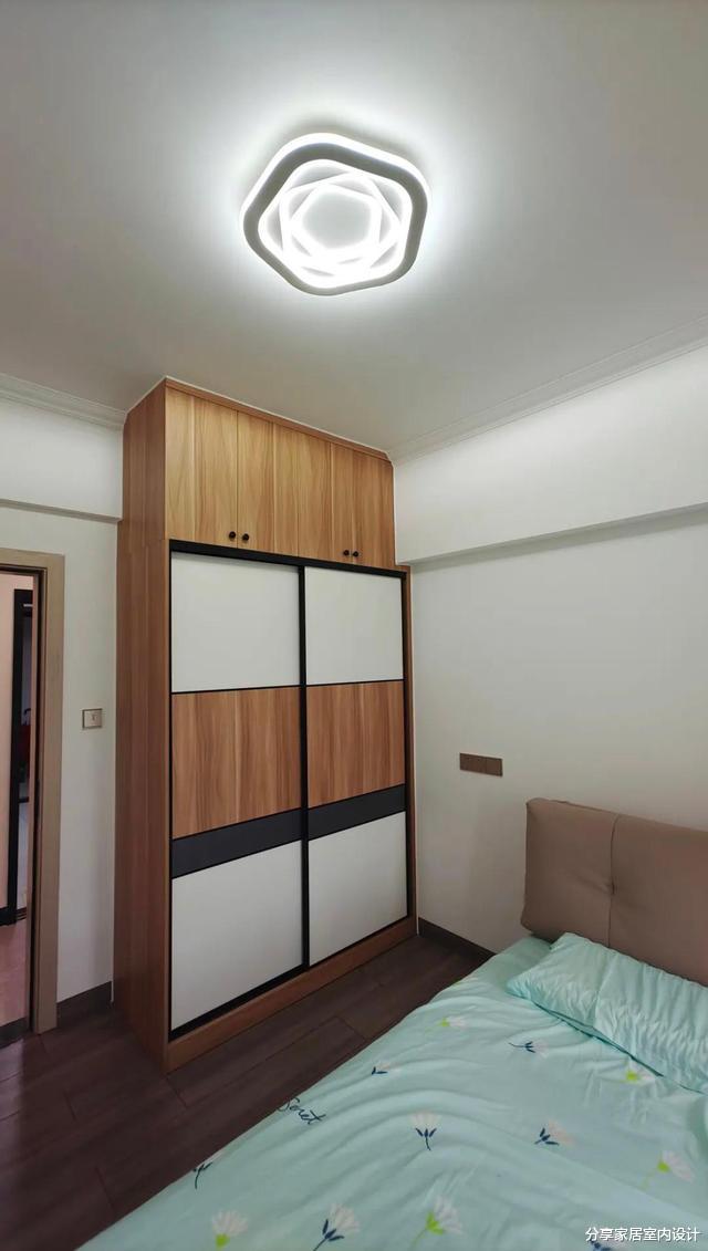 95平三房改四房很实用,入户没玄关这样设计鞋柜太聪明了,分享下