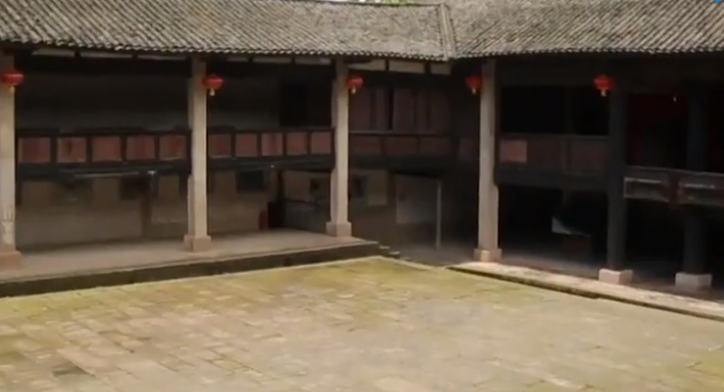 |重庆藏着一座“紫禁城”，花6。3亿耗时5年建成，至今不知房主是谁