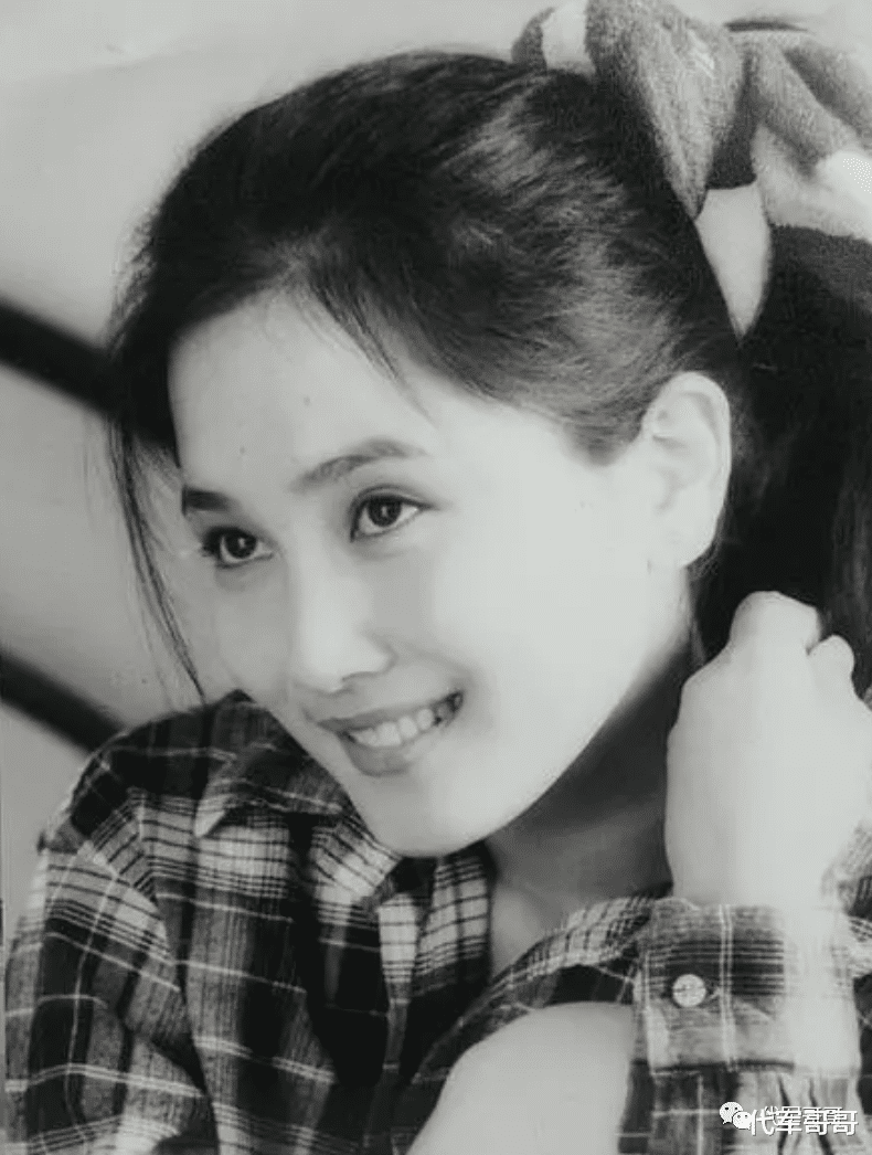 潘雨辰|潘雨辰:与侯勇离婚后,独自抚养女儿,那段婚姻让她不堪回首