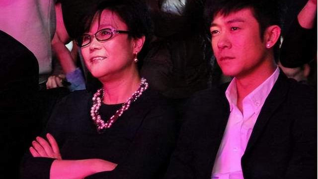 情侣|娱记曝已婚男星作风不检点，热衷剧组夫妻，星二代林雨申躺枪