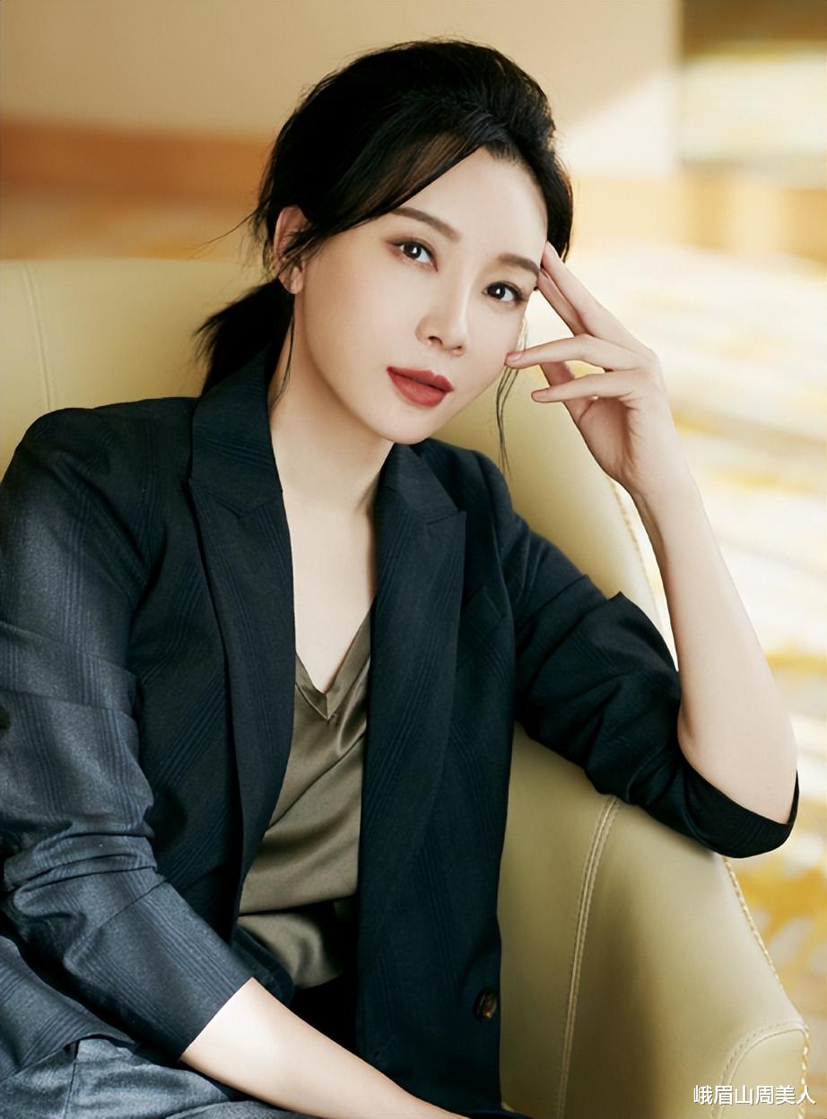 短发 若你脸上有这3种“特征”，就剪掉长发吧，留短发会更女神气质