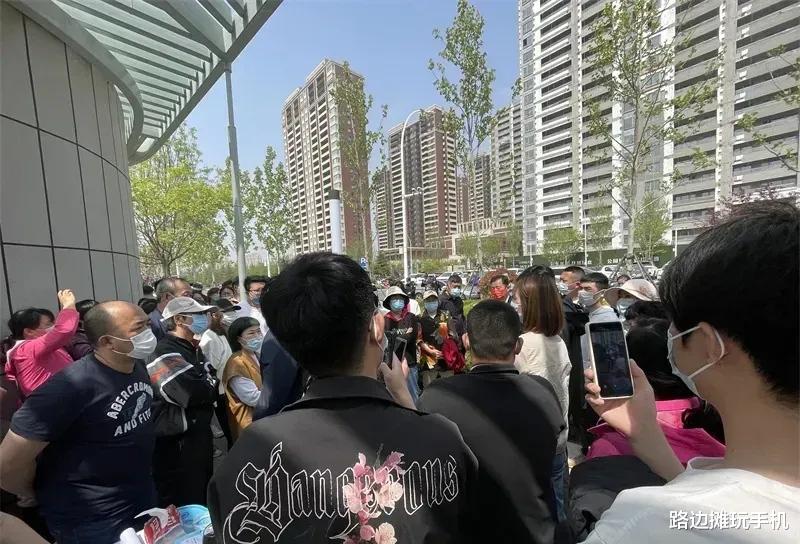青岛市|从1.8万跌到八九千一平,青岛万科公园大道的业主维权