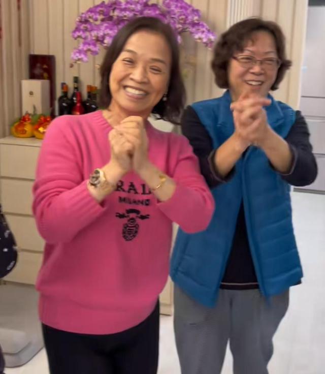 自然美|李国麟首晒豪宅内景，老婆素颜接地气，朋友怕踩脏地面在门口拜年