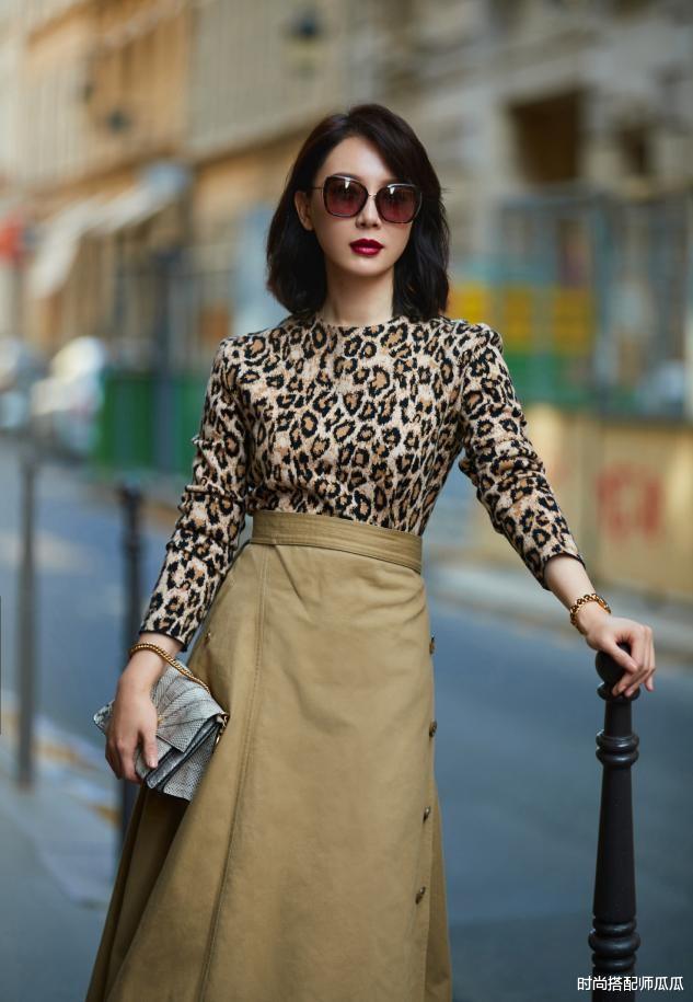 烫发 ?若你过了45,就少留长发吧,这5种“短烫发”更适合你,洋气减龄