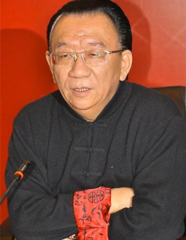 相声|相声名家、老艺术家侯耀华点评岳云鹏春晚作品,坦言他这不是相声!