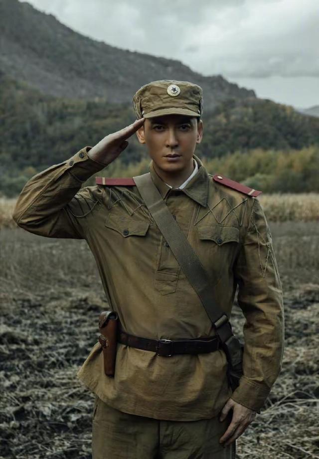 韩栋|谍战剧《蜂巢》上映有望,韩栋宋轶合作揭秘,或成预定爆款