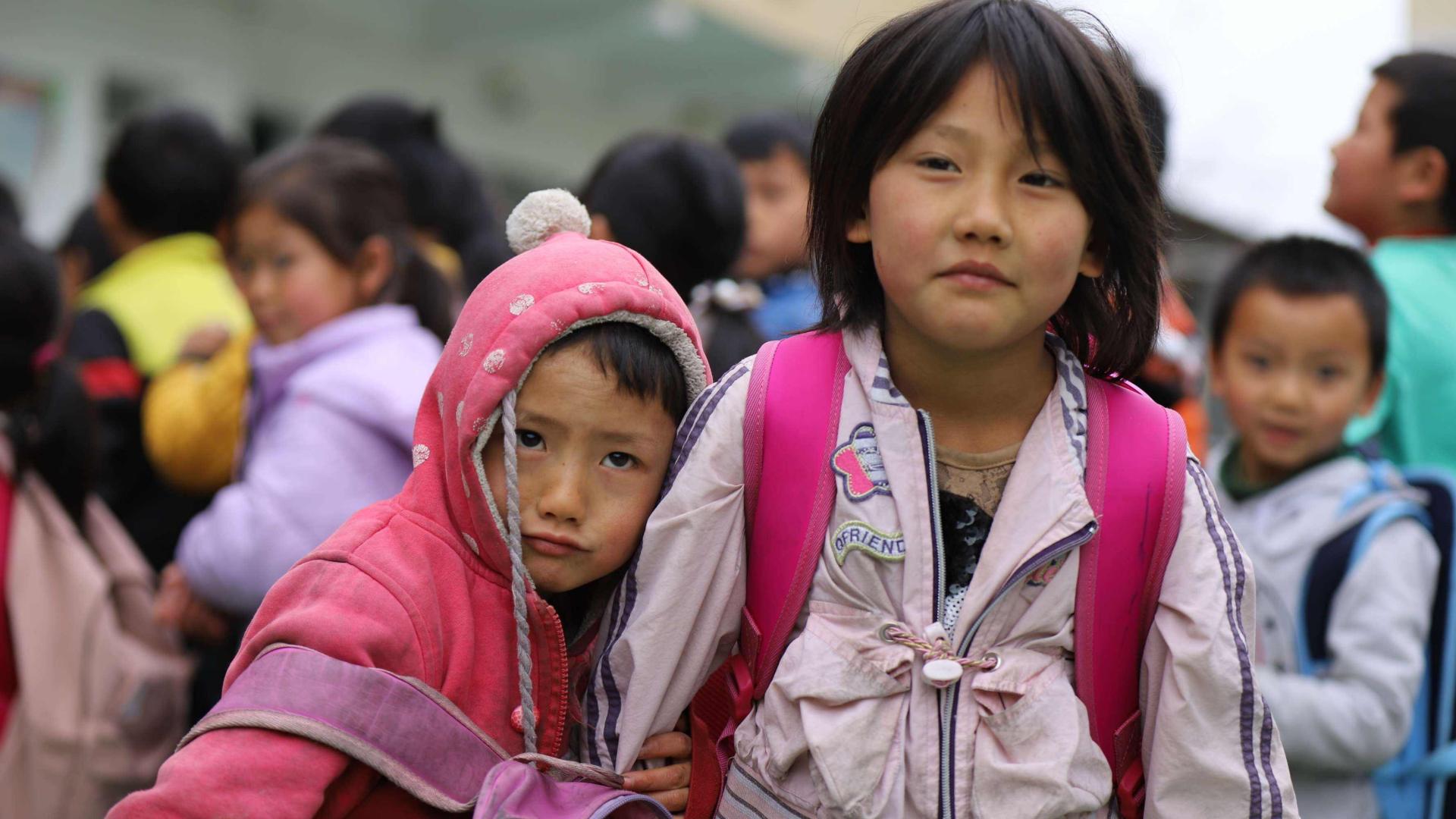 隐入尘烟|《隐入尘烟》：太假了，我就不信他敢养鸡