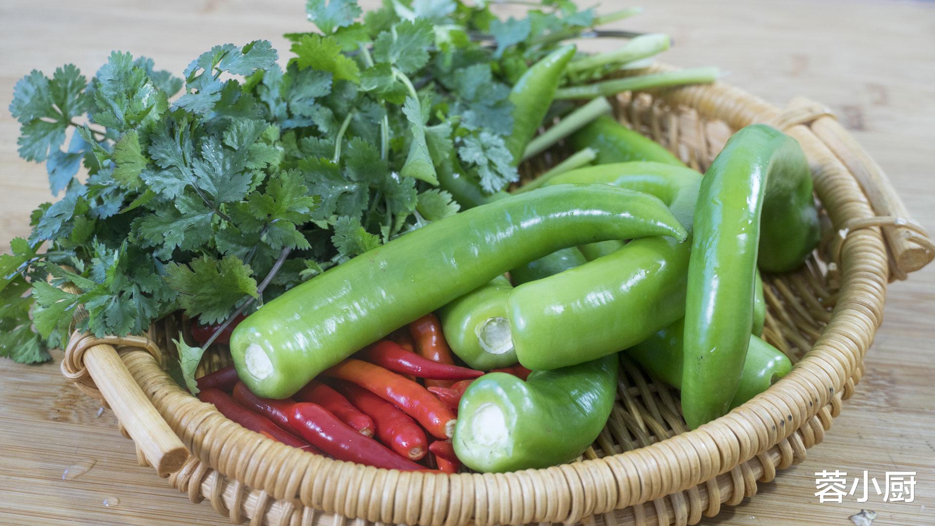 “夏吃姜，赛参汤”！5月这么吃姜，祛湿暖胃又排汗，夏天不受苦