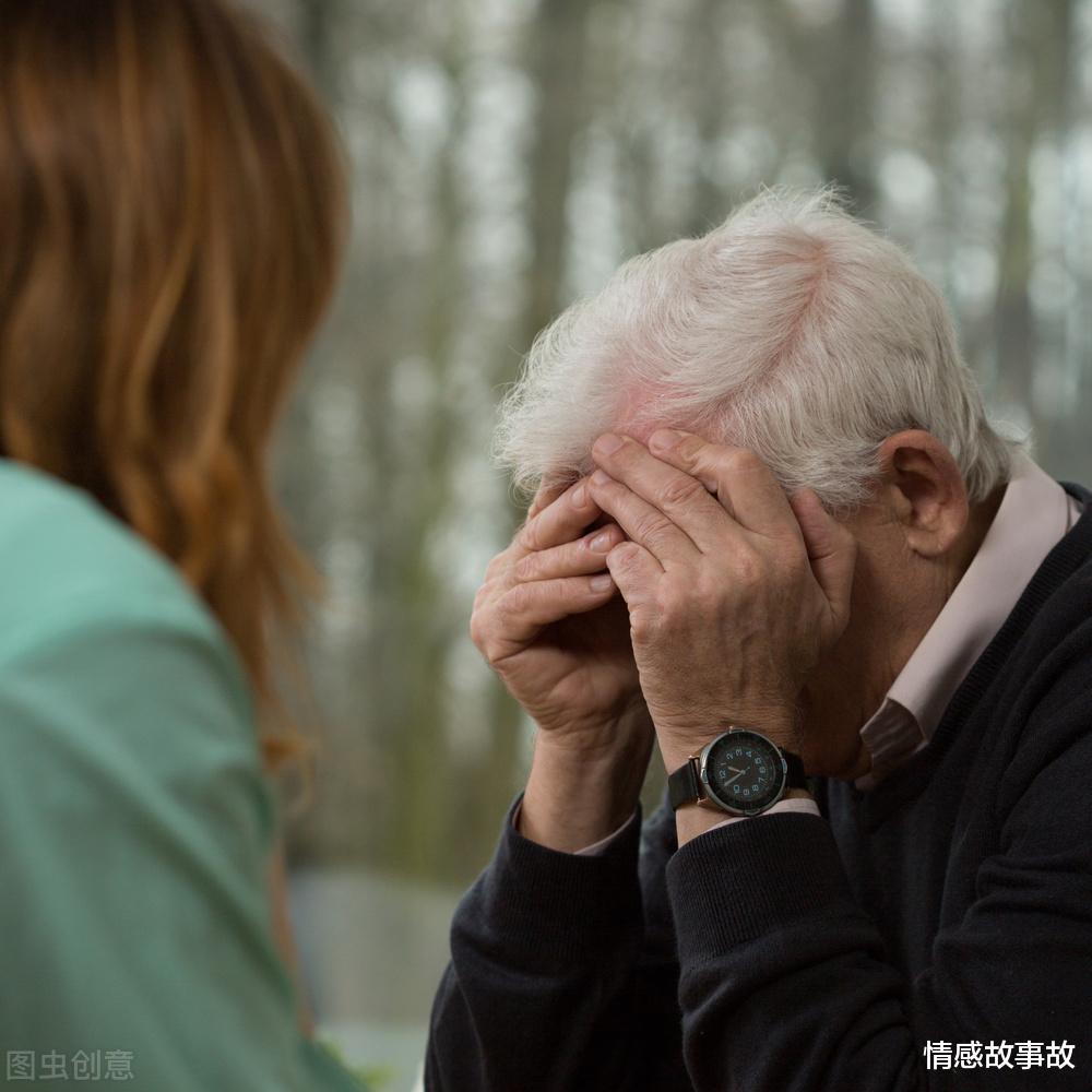 74岁老人哭诉:人到晚年不能串门,否则会害人害己,现实