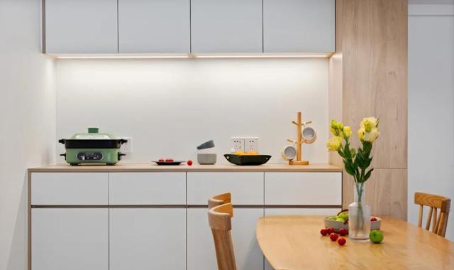 这位女主很有远见，坚持全屋打满柜子，效果不是一般的实用大气！