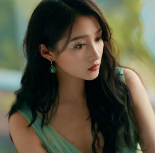 关晓彤|关晓彤新作《二十不惑2》官宣